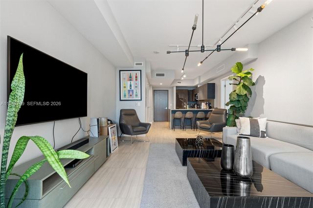 1080 Brickell Ave 3702, Miami, FL 33131