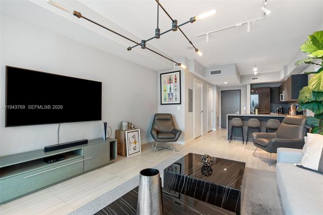 1080 Brickell Ave 3702, Miami, FL 33131