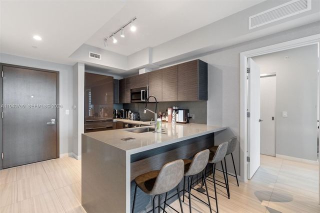 1080 Brickell Ave 3702, Miami, FL 33131