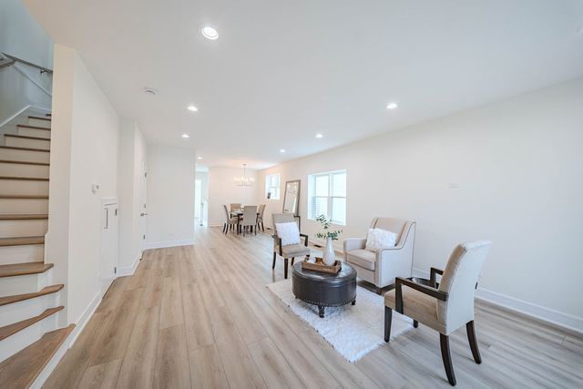 3535 N Osceola Avenue, Chicago, IL 60634
