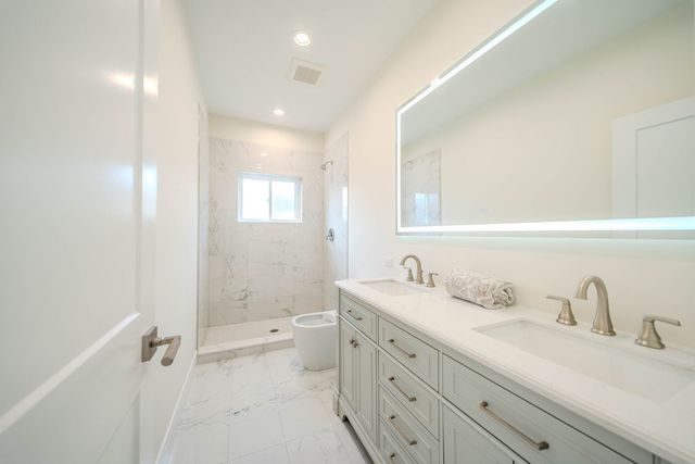 3535 N Osceola Avenue, Chicago, IL 60634