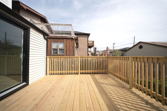 3535 N Osceola Avenue, Chicago, IL 60634