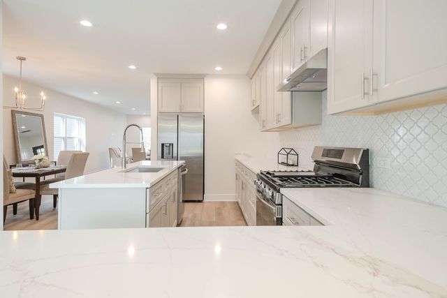 3535 N Osceola Avenue, Chicago, IL 60634