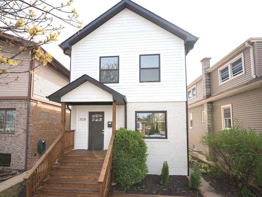 3535 N Osceola Avenue, Chicago, IL 60634
