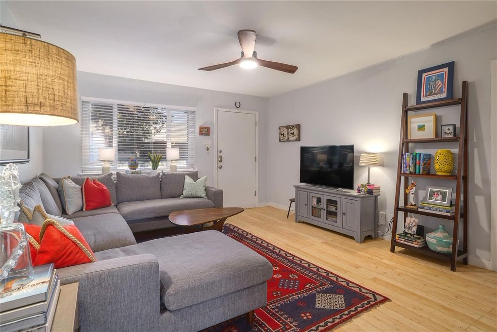 2303 East Side DR 223, Austin, TX 78704