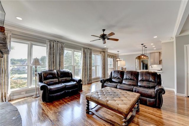 964 Fairview Club Circle, Dacula, GA 30019