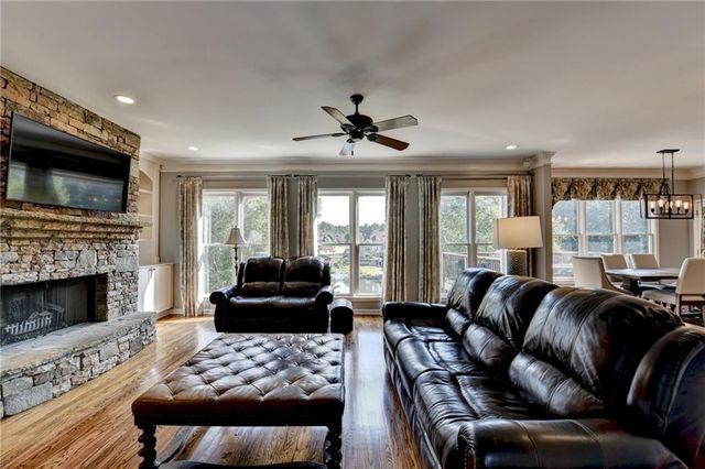 964 Fairview Club Circle, Dacula, GA 30019