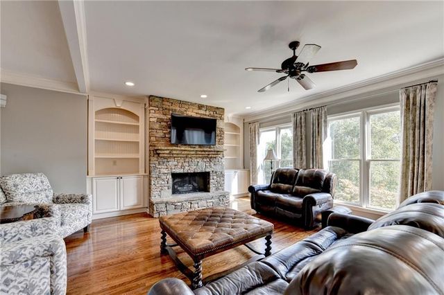 964 Fairview Club Circle, Dacula, GA 30019