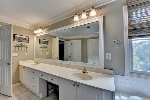 964 Fairview Club Circle, Dacula, GA 30019