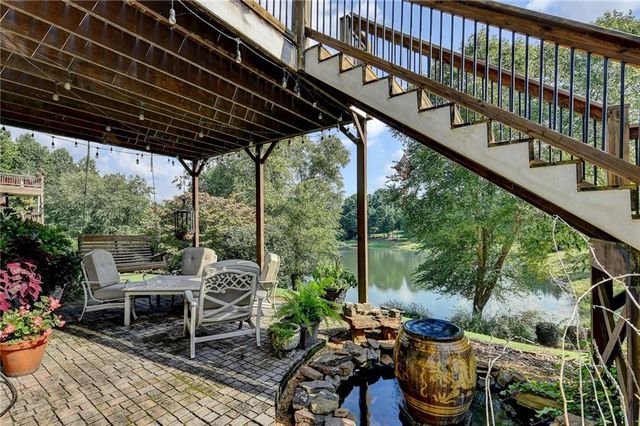 964 Fairview Club Circle, Dacula, GA 30019