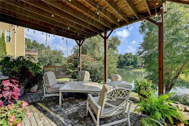 964 Fairview Club Circle, Dacula, GA 30019