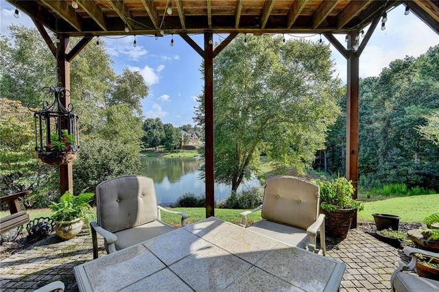 964 Fairview Club Circle, Dacula, GA 30019