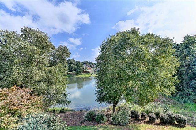 964 Fairview Club Circle, Dacula, GA 30019