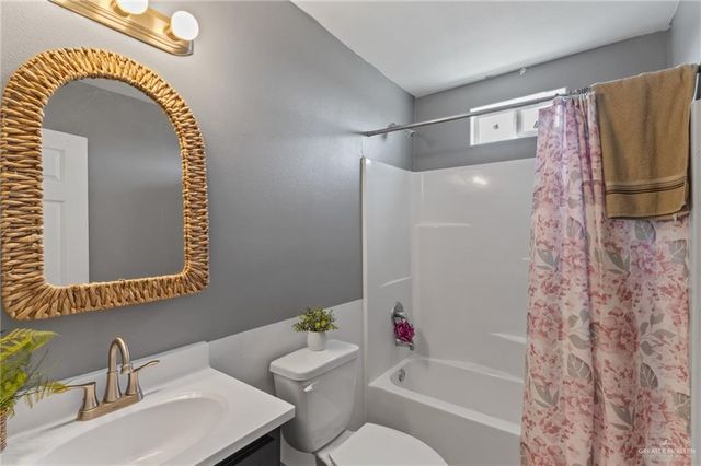 7116 Playa Del Rey Road, Edinburg, TX 78542