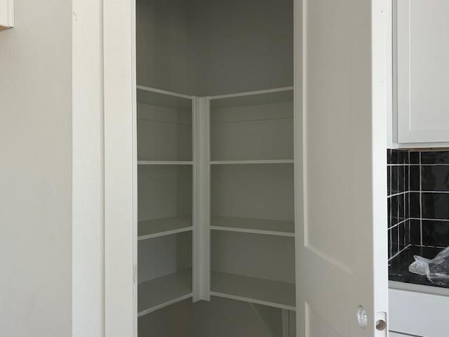 361 Covey Lane, Sealy, TX 77474