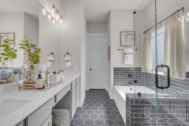 361 Covey Lane, Sealy, TX 77474