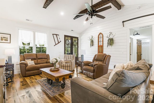 615 Don Felmet Road, Marshall, NC 28753