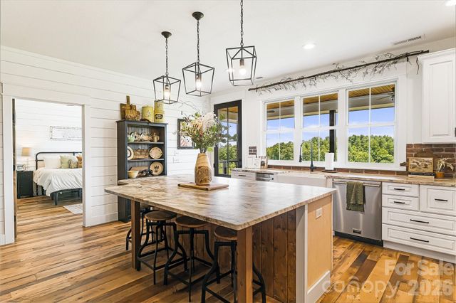615 Don Felmet Road, Marshall, NC 28753