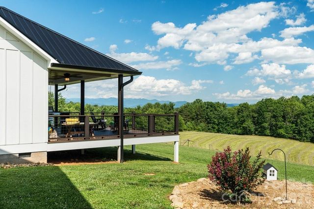 615 Don Felmet Road, Marshall, NC 28753