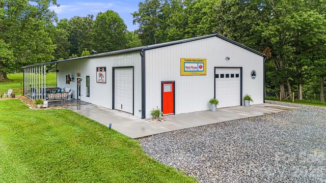 615 Don Felmet Road, Marshall, NC 28753