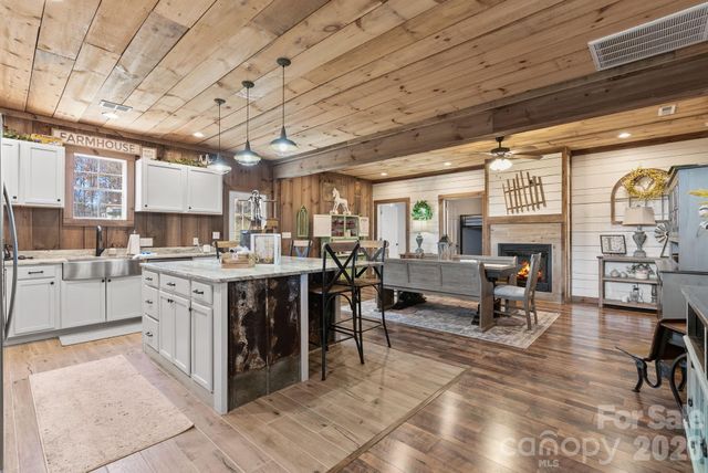 615 Don Felmet Road, Marshall, NC 28753