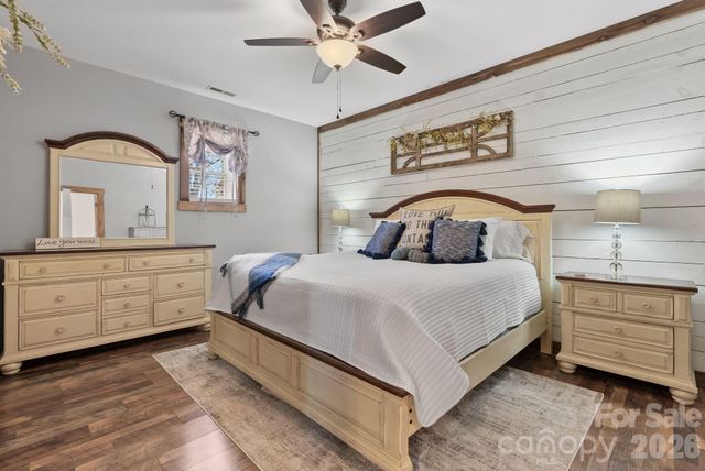 615 Don Felmet Road, Marshall, NC 28753