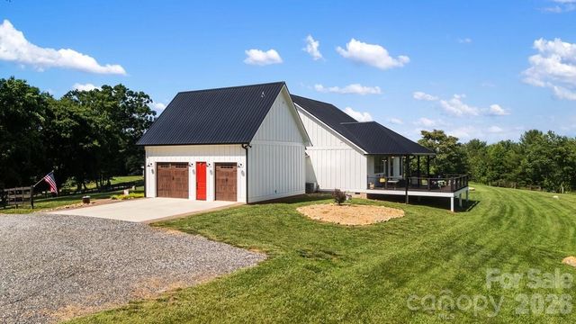 615 Don Felmet Road, Marshall, NC 28753