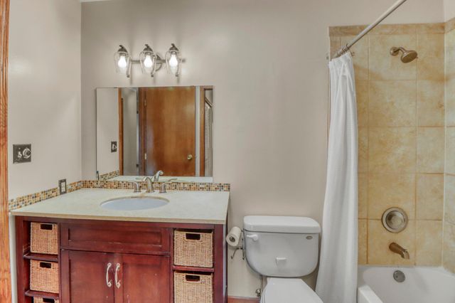 38 Fremont Drive S, Fargo, ND 58103