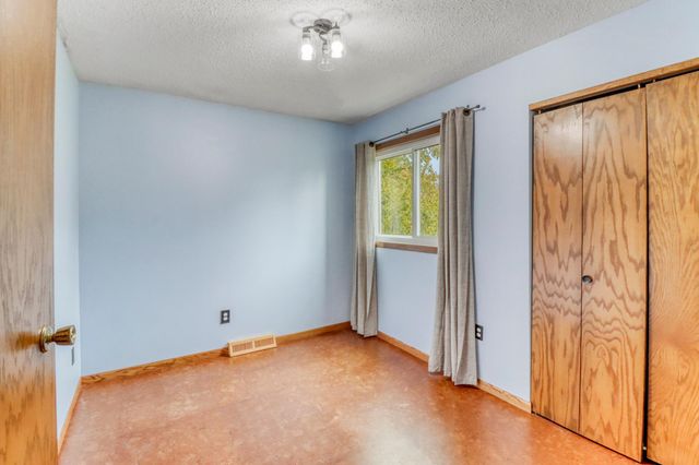 38 Fremont Drive S, Fargo, ND 58103