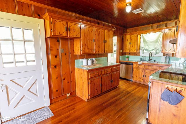 7158 Main Highway 31, St. Martinville, LA 70582