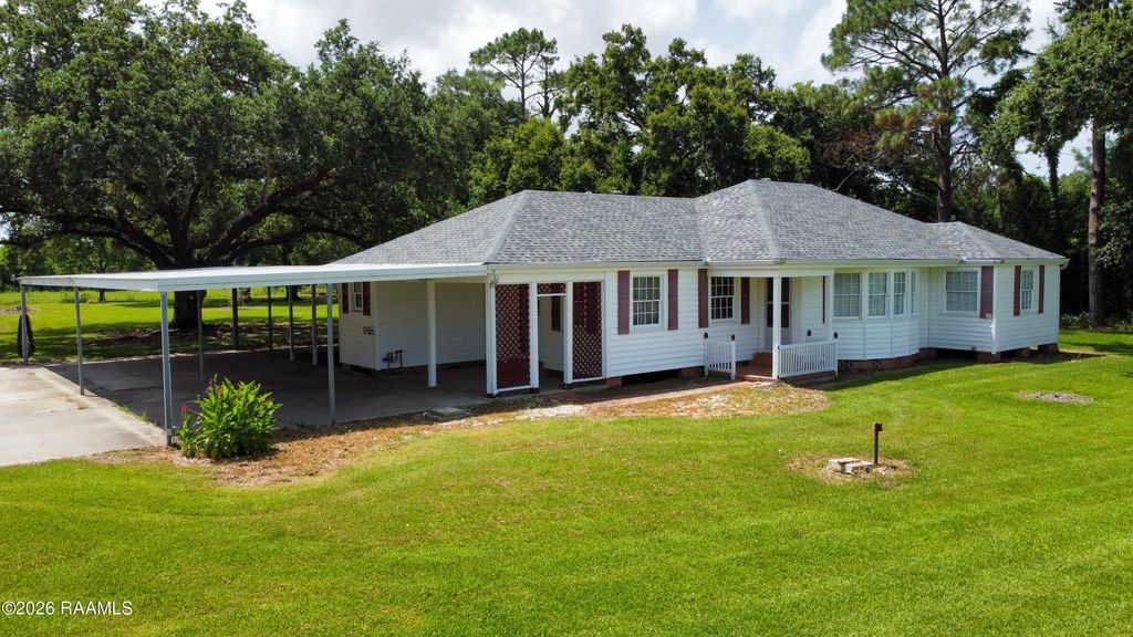 7158 Main Highway 31, St. Martinville, LA 70582