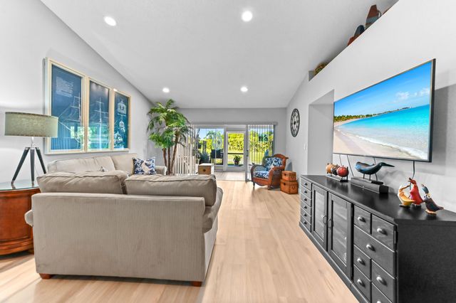 7615 Red Ruby Drive, Delray Beach, FL 33446