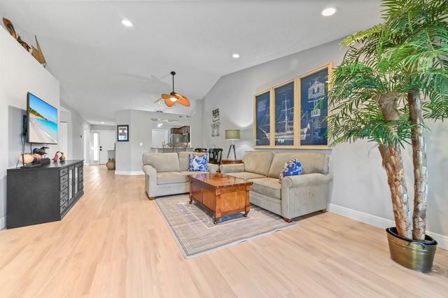 7615 Red Ruby Drive, Delray Beach, FL 33446