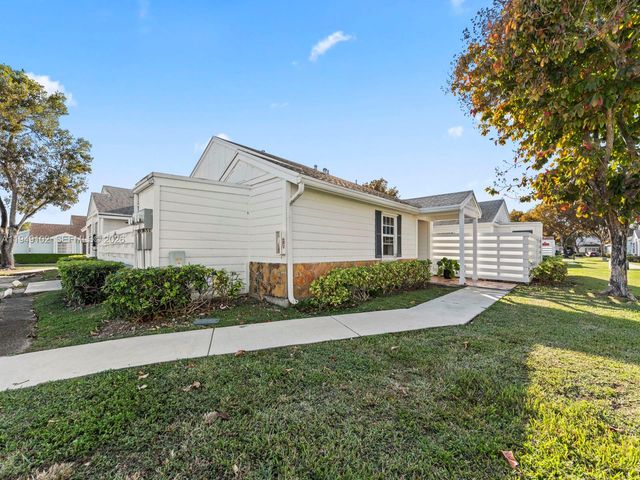 13737 SW 149th Cir Ln 1-45, Miami, FL 33186