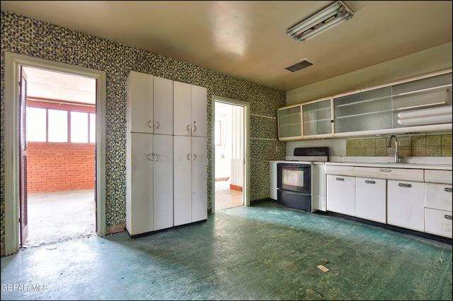 2420 HAWLEY Circle, El Paso, TX 79903