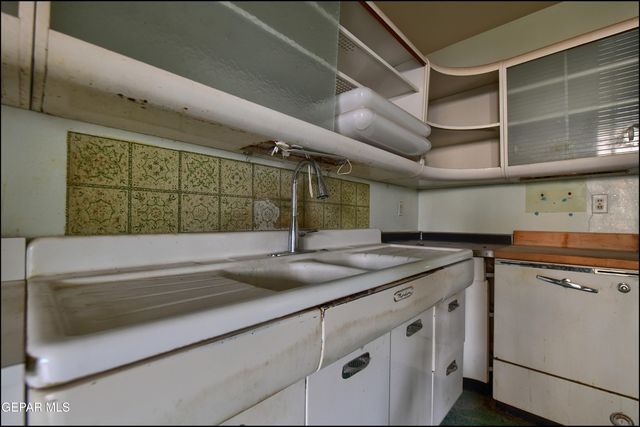 2420 HAWLEY Circle, El Paso, TX 79903