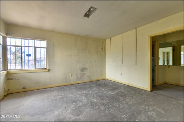 2420 HAWLEY Circle, El Paso, TX 79903