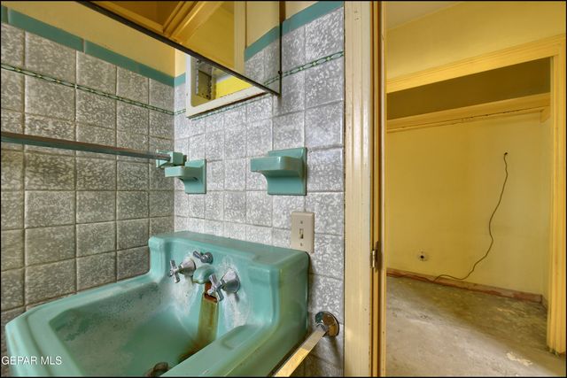 2420 HAWLEY Circle, El Paso, TX 79903
