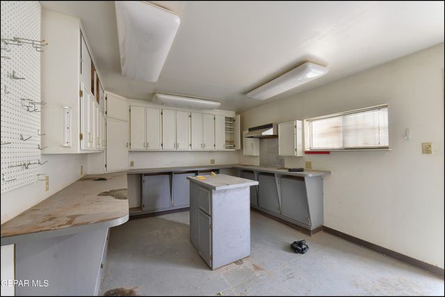 2420 HAWLEY Circle, El Paso, TX 79903