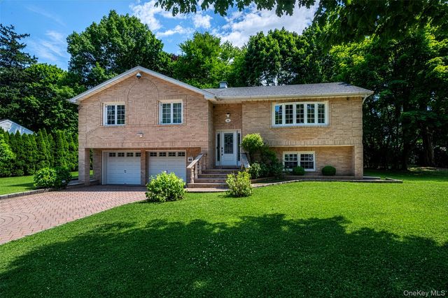18 Carlyle Place, Hartsdale, NY 10530
