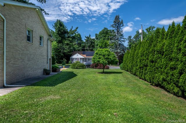18 Carlyle Place, Hartsdale, NY 10530