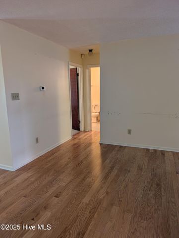214 W Volant Street, Hubert, NC 28539