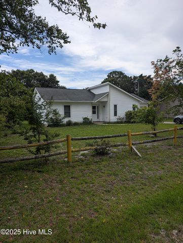 214 W Volant Street, Hubert, NC 28539