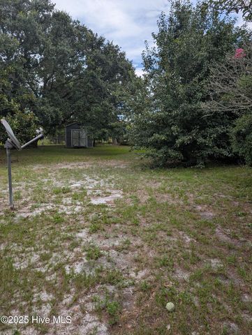 214 W Volant Street, Hubert, NC 28539