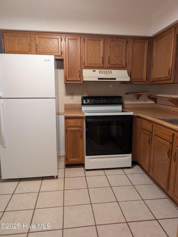 214 W Volant Street, Hubert, NC 28539