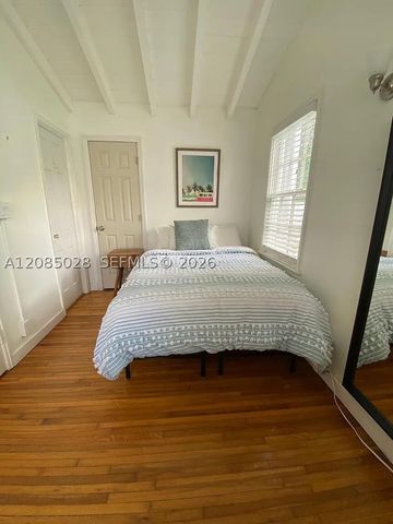 1621 NE 3rd Ct, Fort Lauderdale, FL 33301