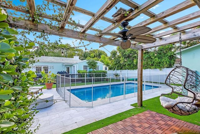 1621 NE 3rd Ct, Fort Lauderdale, FL 33301