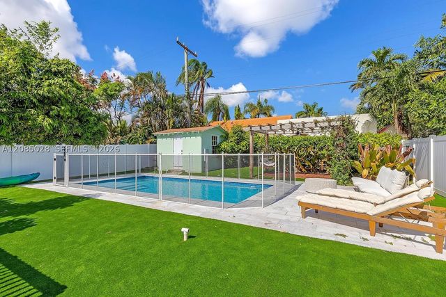1621 NE 3rd Ct, Fort Lauderdale, FL 33301