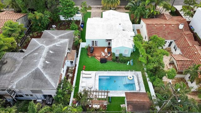 1621 NE 3rd Ct, Fort Lauderdale, FL 33301