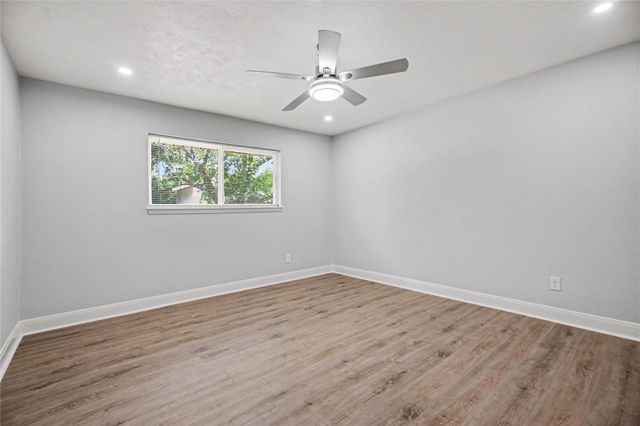 10802 Sagetrail Drive, Houston, TX 77089